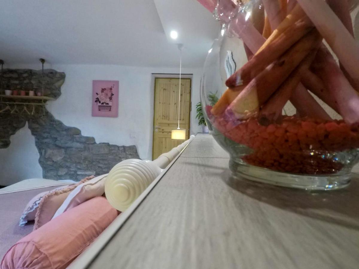 B&B La Casa Dei Cuori Millesimo Luaran gambar