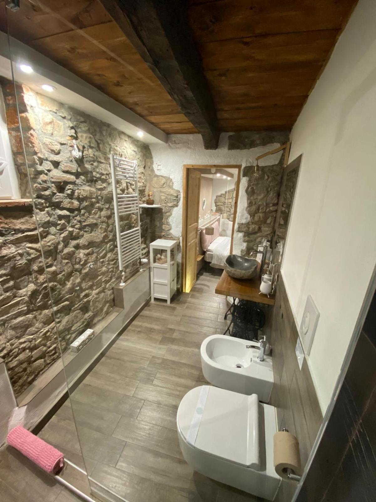 B&B La Casa Dei Cuori Millesimo Luaran gambar